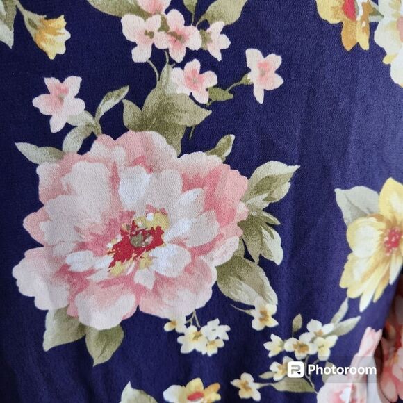 I Joah Premium Baby Doll Top Womens SZ Large Floral Ruffle V Neck Spring Bloom - Picture 4 of 6